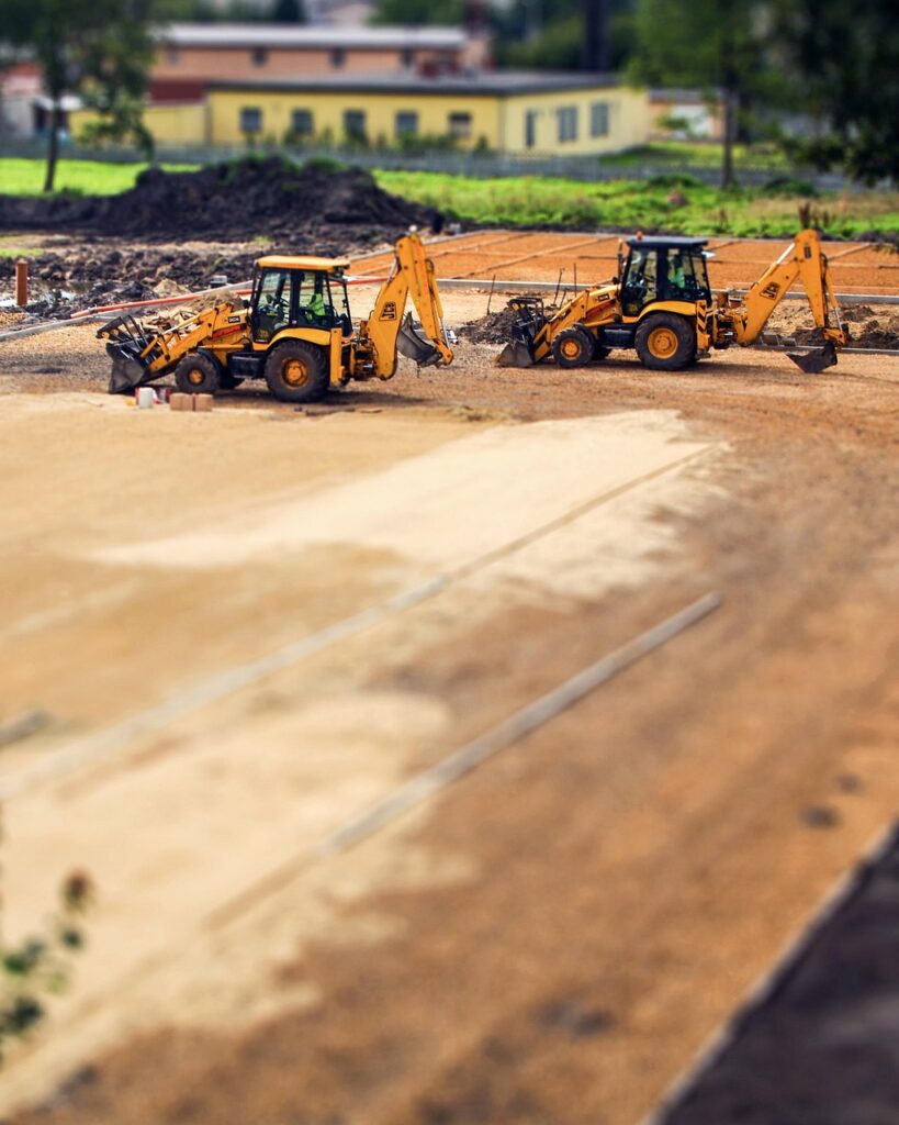 gdbe3905cb5a4e9ffd24e3048866a8c1863fdfc17c073369af6a4e1c3faa41cc1d75723a30228f2767d4aca44dad362039a285b0d4105573fddb1583163ce8d14_1280-4506286 excavator, excavators, building, sand, machine, vehicle, charger, equipment, heavy, industrial, construction, bulldozer